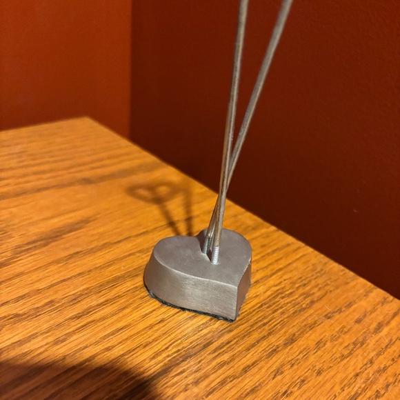 Metal Heart Photo/Note/Recipe Stand - Picture 3 of 7